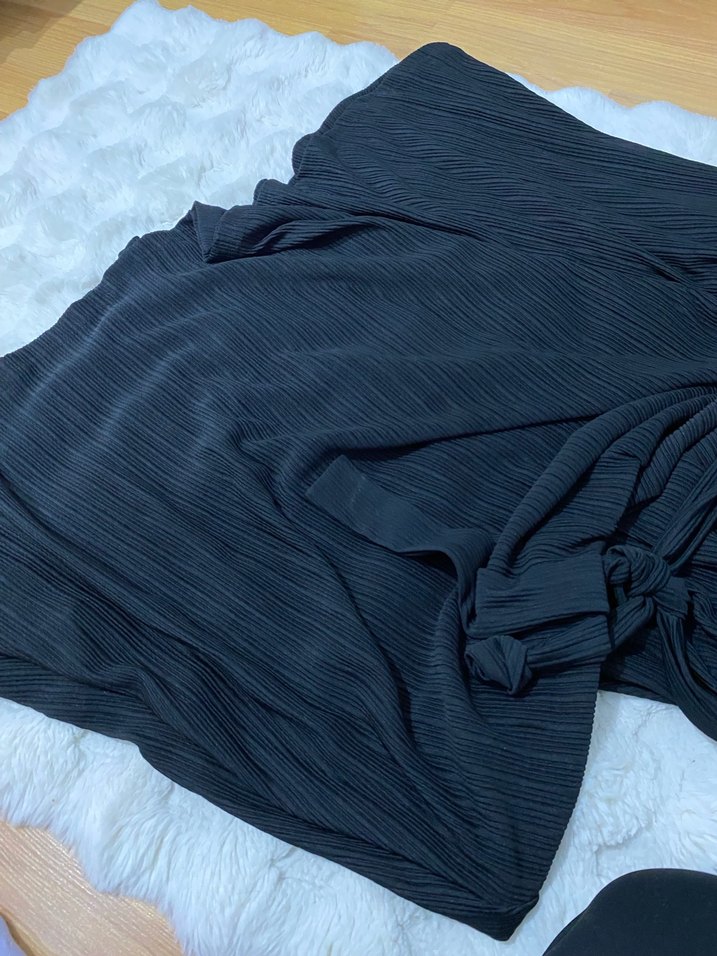 Uzun Siyah Piliseli Kadın Elbise - Görsel 5