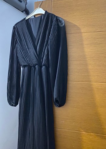 Uzun Kollu Siyah Piliseli Uzun Elbise - Görsel 6