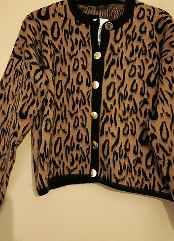 Leopar desenli Hırka