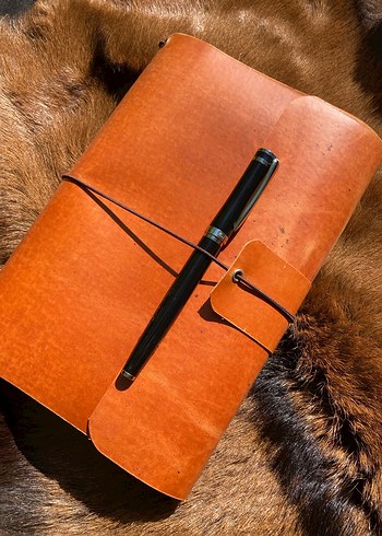 Turuncu Renk Deri Kapaklı Defter Kılıfı