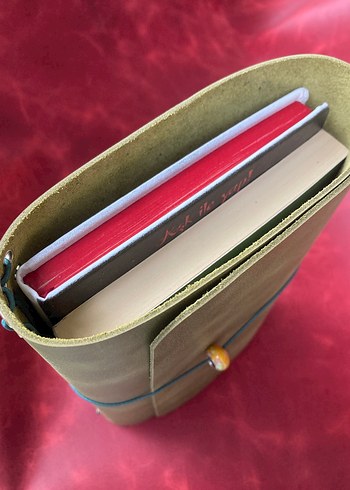  Limon yeşili renkli deri kapaklı defter A5 ölçülerinde