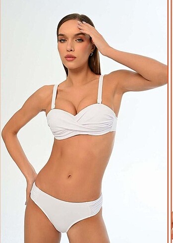 Beyaz bikini