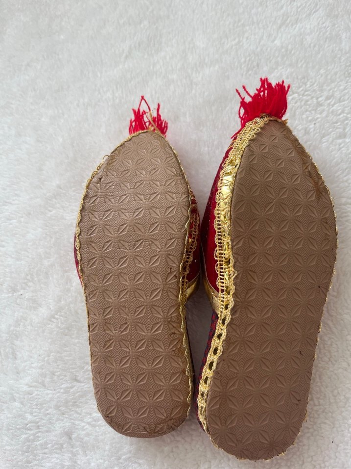 Kırmızı Nakışlı Püsküllü kız çocuk Terlik - Görsel 3