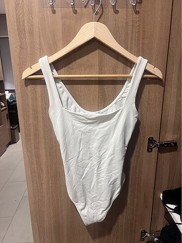 Bershka beyaz bodysuit