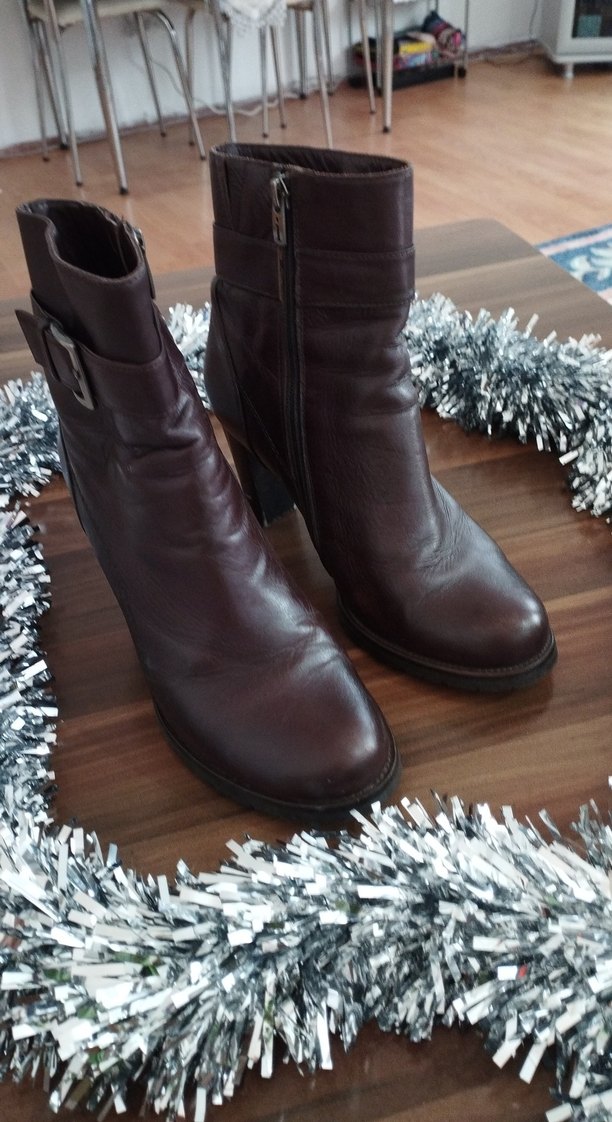 Kahverengi Deri Tokalı Kadın Topuklu Bot çizme - Görsel 2