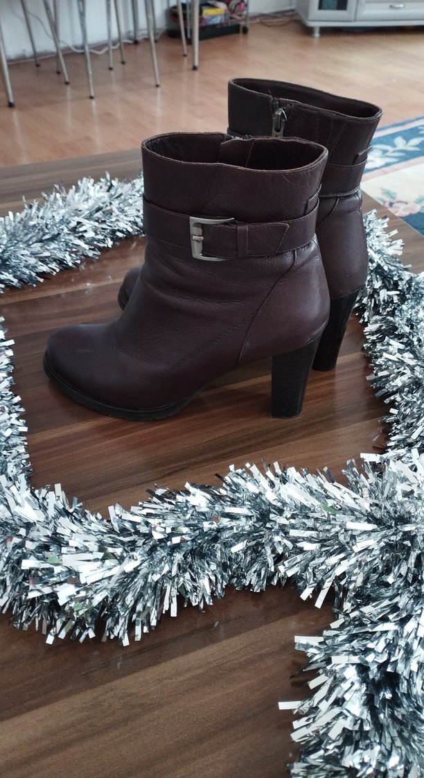 Kahverengi Deri Tokalı Kadın Topuklu Bot çizme - Görsel 4