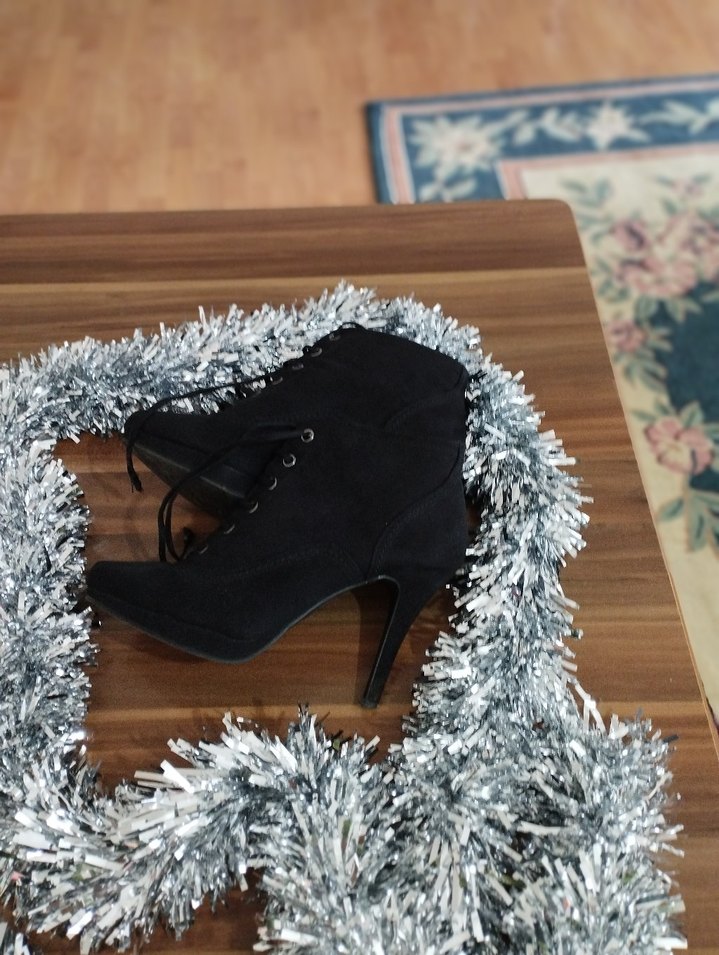 Siyah Süet Stiletto Bağcıklı Kadın Bot - Görsel 3