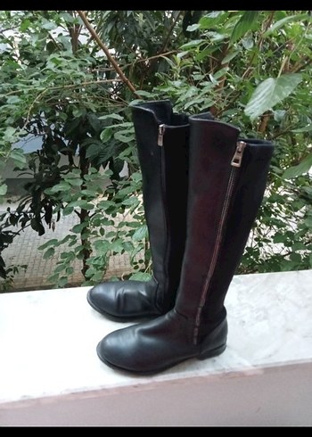 Siyah Deri Dizüstü Fermuarlı Topuklu Çizme