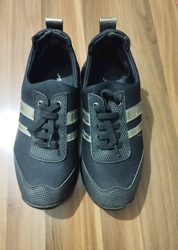 Diğer Siyah Bagcikli Gunluk Spor Ayakkabi