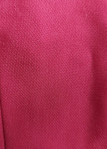 Kısa bordo elbise S/M ile uyumludur. - Görsel 2