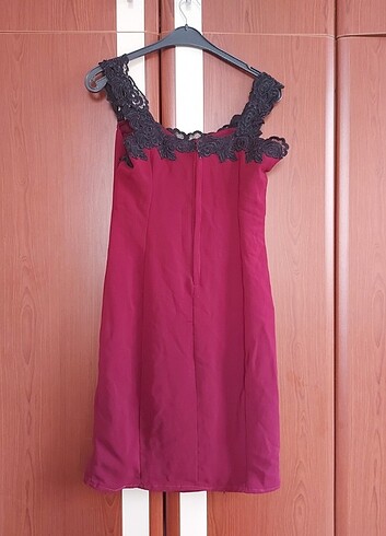 Kısa bordo elbise S/M ile uyumludur. - Görsel 4