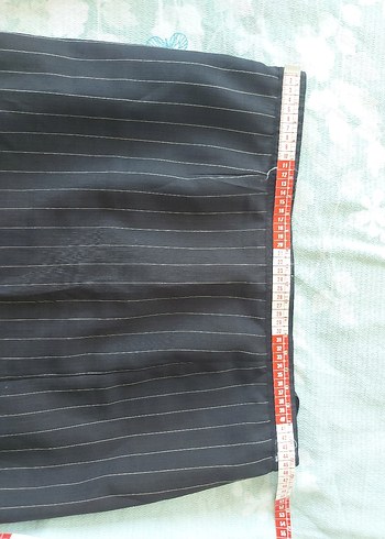 Diğer Şık astarlı etek.Bel genişlik 94cm.Tam boy 71 cm.Yırtmaç görünüm