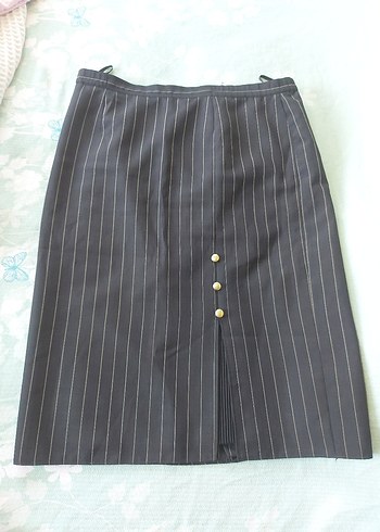 Şık astarlı etek.Bel genişlik 94cm.Tam boy 71 cm.Yırtmaç görünüm - Görsel 4