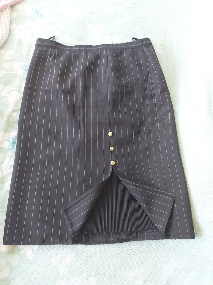 Şık astarlı etek.Bel genişlik 94cm.Tam boy 71 cm.Yırtmaç görünüm - Görsel 5