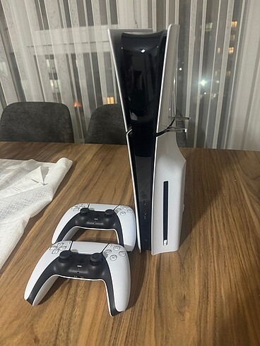 Yurtdışı PS5 Slim CD Edition 1 TB Çift kol