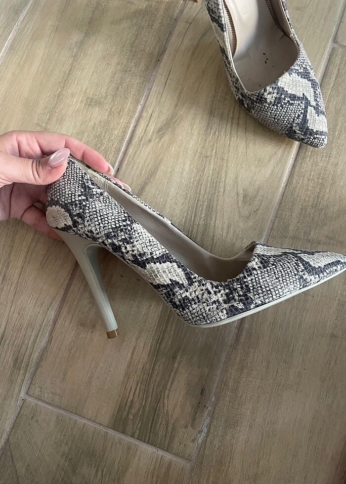 Topuklu ayakkabı - Görsel 3