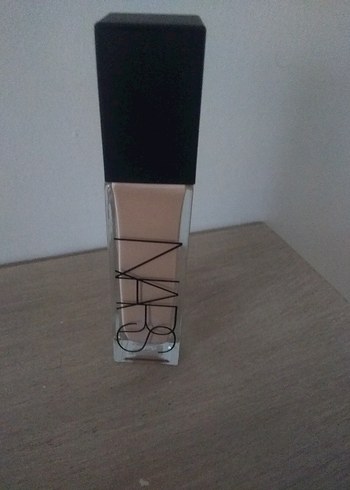 NARS Açık Bej Fondöten
