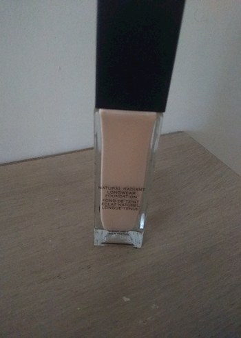 Nars NARS Açık Bej Fondöten
