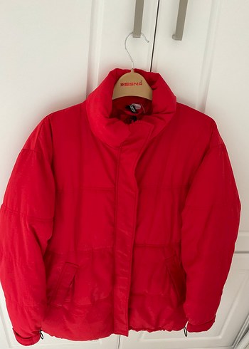 H&M kırmızı şişme mont