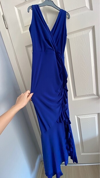 34 Beden mavi Renk Astarlı uzun saks mavisi fırfırlı elbise