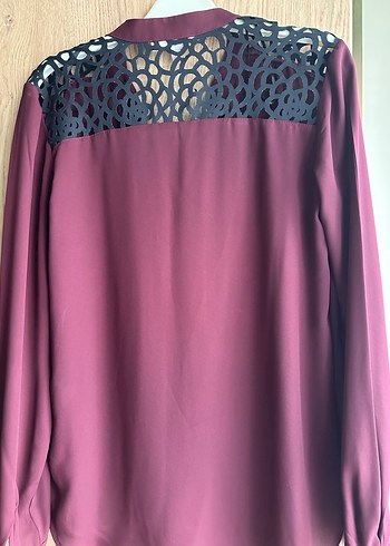 Bordo V Yaka Dantel Detaylı Kadın Bluz - Görsel 2