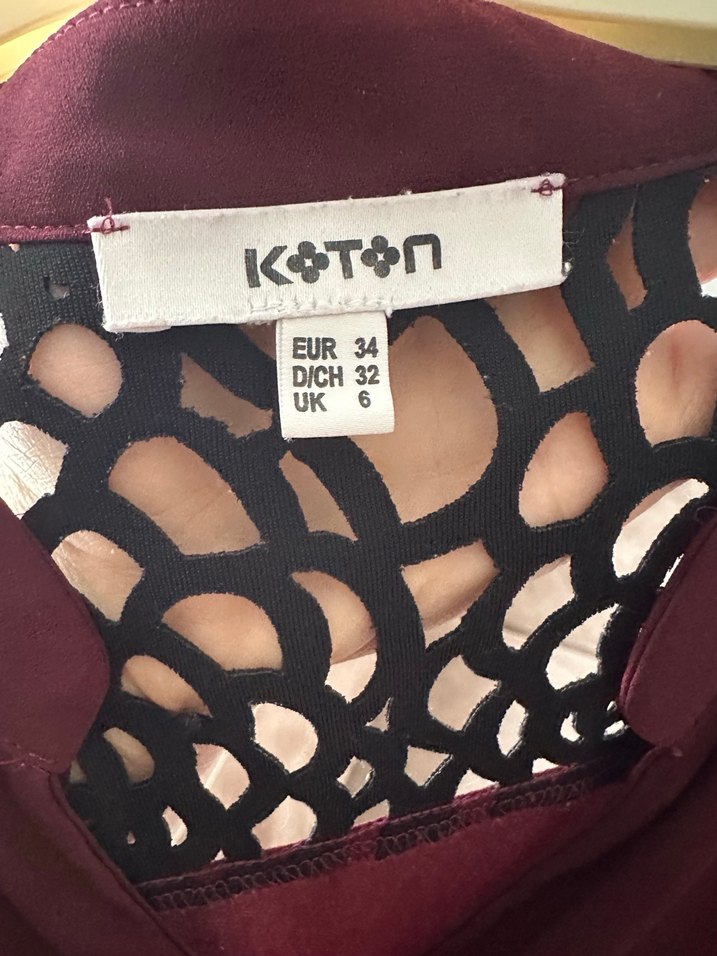 Bordo V Yaka Dantel Detaylı Kadın Bluz - Görsel 5