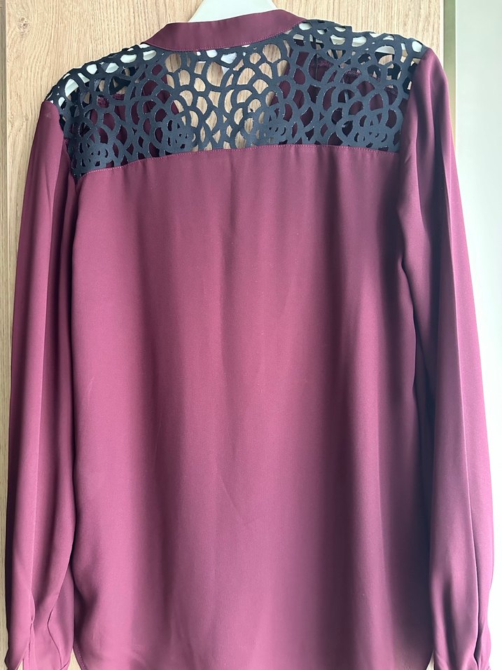 Bordo V Yaka Dantel Detaylı Kadın Bluz - Görsel 2