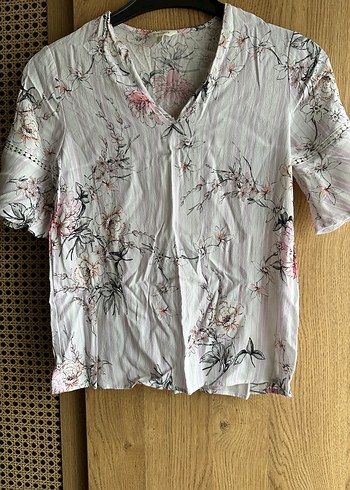 V Yaka Kısa Kollu Desenli Keten Gömlek - Görsel 2