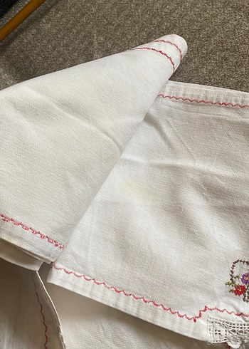 Nakışlı Beyaz Masa Örtüsü - Görsel 2