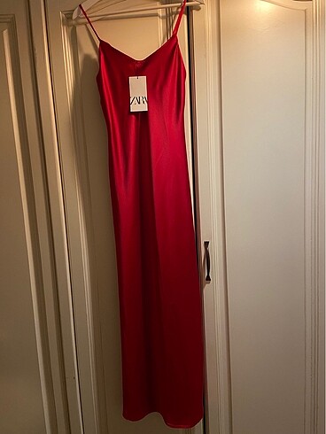 xs Beden kırmızı Renk Zara saten viral elbise