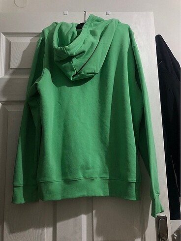H&M H&M tom and jerry işlemeli yeşil sweatshirt