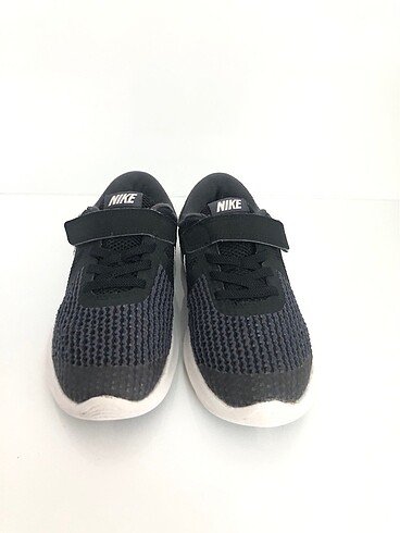 Nike siyah erkek çocuk ayakkabısı