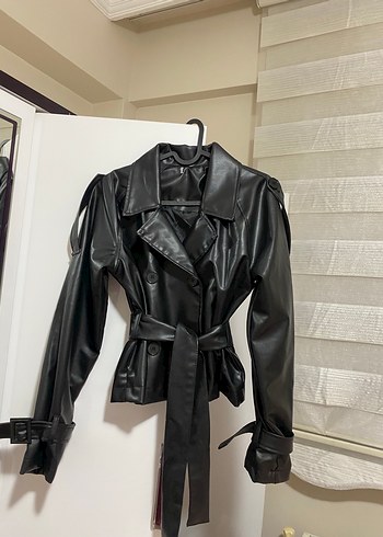 Zara muadil Kemerli Siyah Deri Kadın Ceket - Görsel 3
