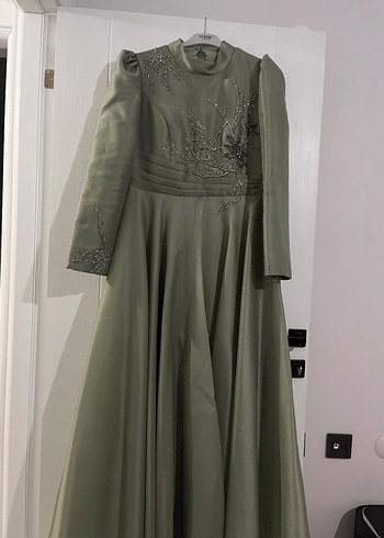 Nakışlı Yüksek Yakalı Uzun Kollu Kadın Abiye Elbise - Görsel 2