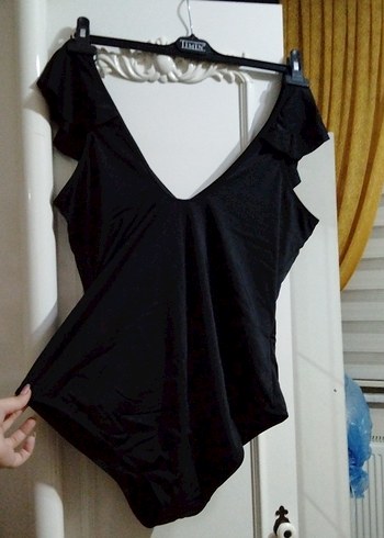 Siyah Fırfırlı Mayo - Görsel 2