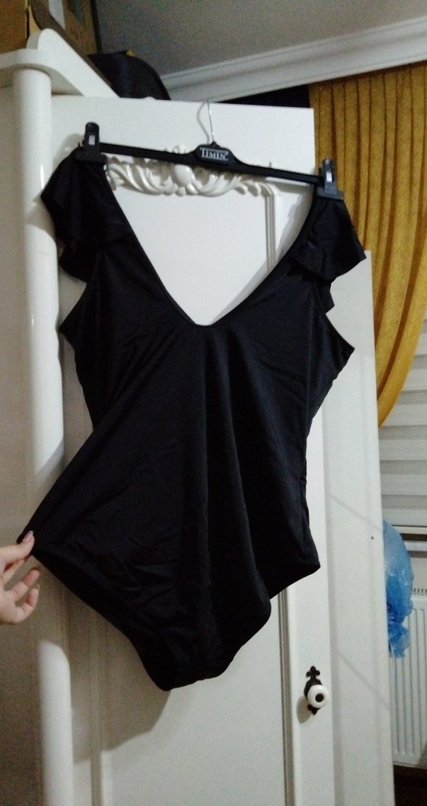 Siyah Fırfırlı Mayo - Görsel 2