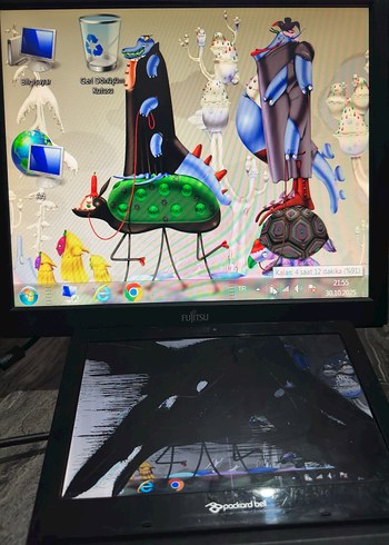 Kırmızı Packard Bell Laptop - Görsel 10