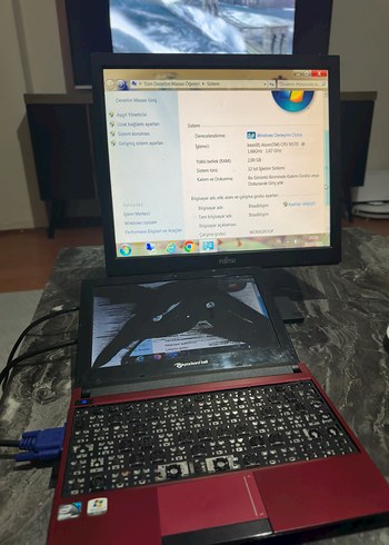 Kırmızı Packard Bell Laptop - Görsel 9