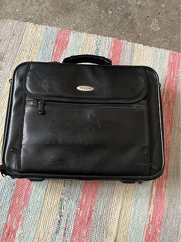 BELKIN LAPTOP VE EVRAK ÇANTASI