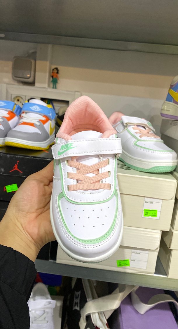 Çocuklar İçin Renkli Bağcıksız Spor Ayakkabı - Görsel 2