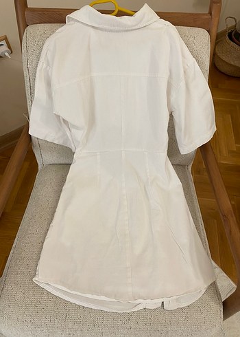 Beyaz Düğmeli Kısa Kollu elbise - Görsel 3