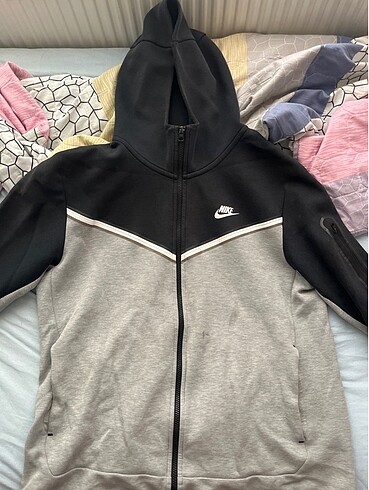 Nike Tech üst