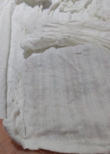 Beyaz Keten Uzun Kollu Fırfırlı Gömlek - Görsel 2