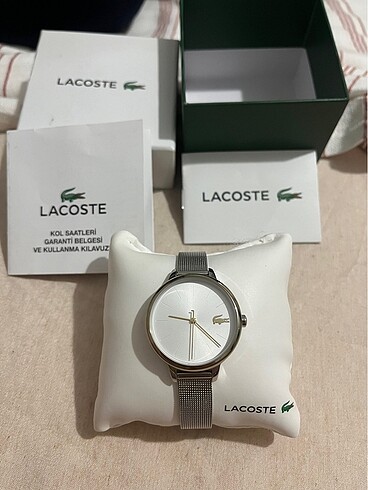 Lacoste saat