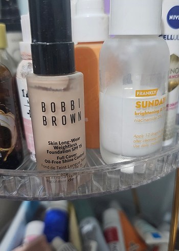 Bobbi Brown Uzun Süre Kalıcı Fondöten SPF 15