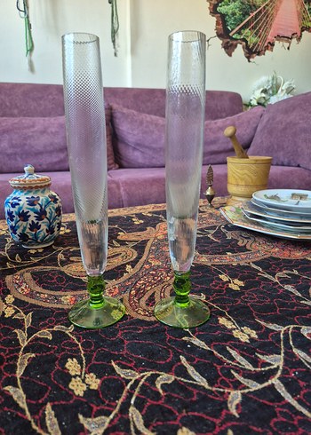 Yeşil Gövdeli İnce Uzun İki Kadeh
