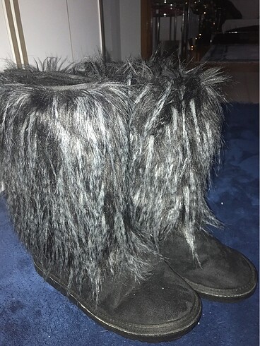 UGG BOT