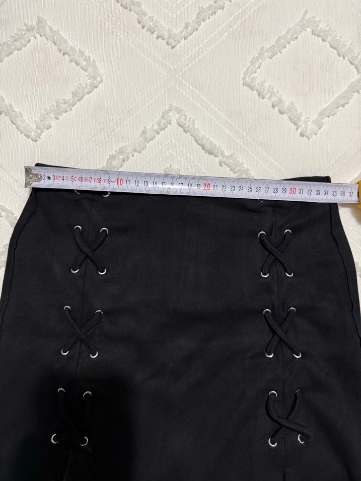 Siyah Zımbalı Süet Mini Etek - Görsel 4