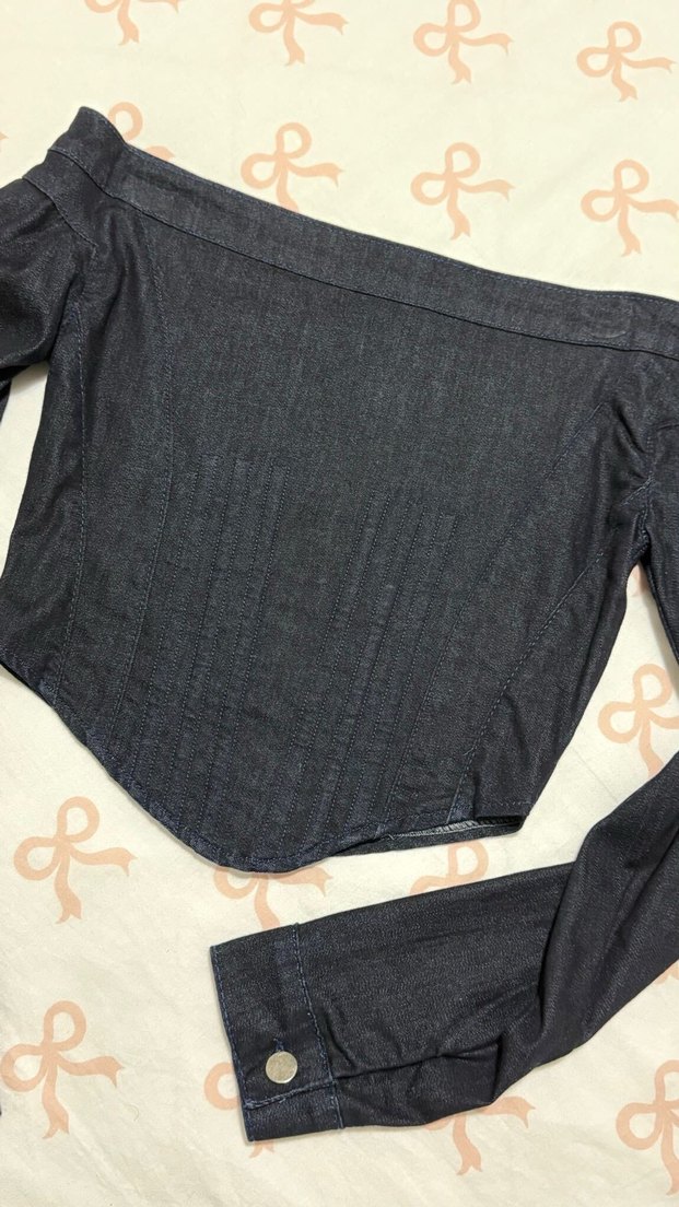 Lacivert Denim Madonna Yaka Bluz - Görsel 5