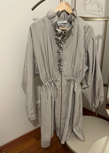 Kadriye Baştürk Kadın Fırfırlı Trençkot - Görsel 3